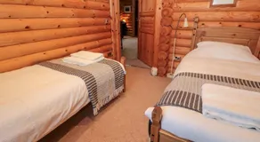 Little Bears Hideaway 23 Lakeside - Image 2