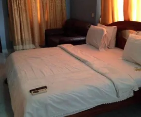 His Royal Vico Hotel - Image 2