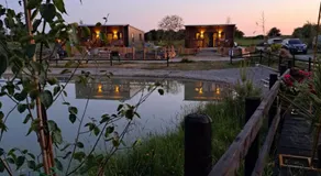 Pond Beach Oak residence - Image 2