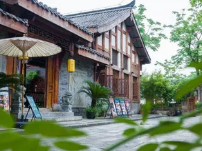 Chongqing Riverside Courtyard Hostel - Image 5