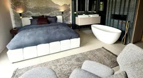 537 Saint Emilion - Luxury Guest House - Image 2