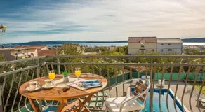 Mira Holiday Home - Image 2