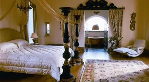 Moongate lodge - Image 2