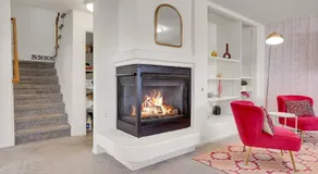 Modern Luxe Stay • Bright & Photo-Ready - Image 4