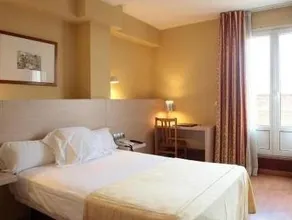 Hotel Burlada - Image 5