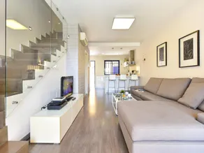 Maison de vacances entièrement équipée avec barbecue, jardin et terrasse | Vue montagne | Proche de la plage | Adaptée au travail à distance - Image 2