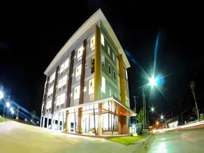 Plus Hotel - Image 2
