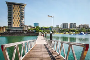 Penthouse-level Waterfront Apartment - Image 2
