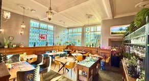 The Lion Hotel - Image 4