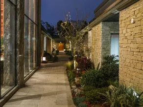 Luhu Hotel - Image 4