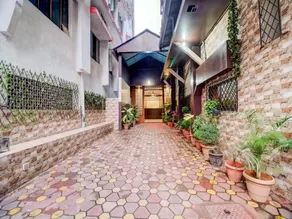 OYO 48703 Hotel Qamar - Image 4