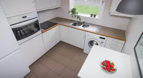 Apartment 19 - Image 5