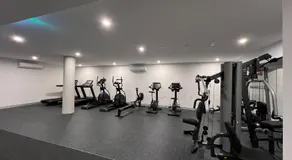 New modern 1BR apt near Dickson - Image 5