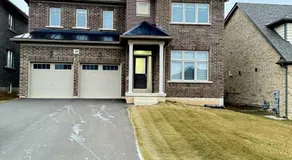 4-Bdrm Comfort with Fireplace mins from Downtown - Image 5