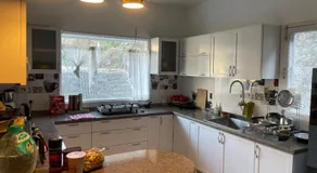 Skyline Luxury Homestay - Image 5
