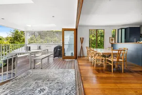 Elegant 3-bed Home With Games Room - Image 4