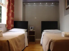 Holland Court Hotel - Image 3
