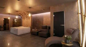 Reverence Boutique Hotel - Image 4
