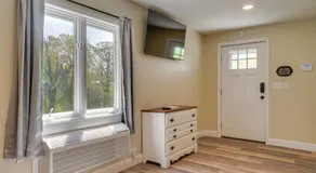 Studio Stay w/ Deck in Missouri Wine Country - Image 5
