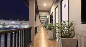 Eazy Motel B.a.n.g.n.a - Image 2