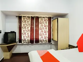 OYO 72185 Hotel Centre Point - Image 2