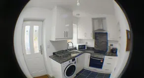 Pinewood Guest House - Image 5