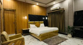 Tulip Hotel - Image 2