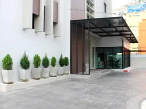 14 Residence - Image 5