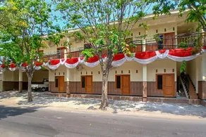 RedDoorz at Dien Homestay Syariah Alun-alun Pasuruan - Image 2