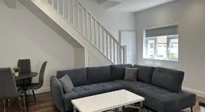 Modern design residence - Image 3