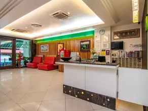 Green Hotel - Image 3