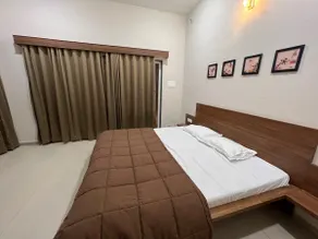 Modern villa 4BR, Lawn & Mini Pool in Belagavi - Image 5