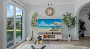 Entire Private Home with 5 Bedrooms, 3 Bathrooms, King Bed, Yard, Available Now - Image 2