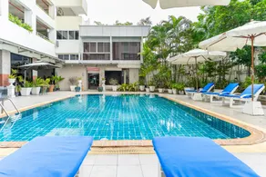 Summit Pavilion Hotel - Image 4
