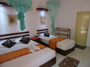 Seven Flowers Hotel - Image 5