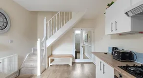 The Nook - Quaint Victorian Home With Free Parking - Image 3