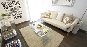 The White Flats Les Corts - Image 4