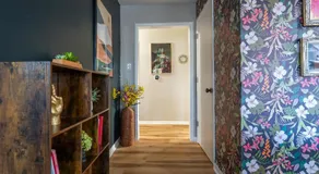 5 Bedroom 2 & 1 half Bath Group Stay Fun Design in Quiet Neighborhood - Image 4