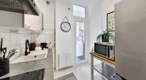 Lovely quiet 2 rooms close to center with balcony - Image 4
