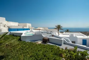 Traditional villa, Jacuzzi, Veranda with Sea view - Image 3