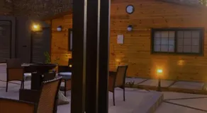 مجمع اكواخ عباره عن 8 اكواخ و حديقه مشتركه للنزلاء Diriyah clouds خدمه ذاتيه Entry ذاتي سكن ريفي - Image 4