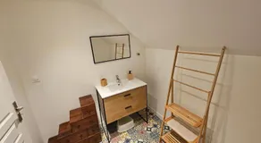 Home Gãyatri - Image 2
