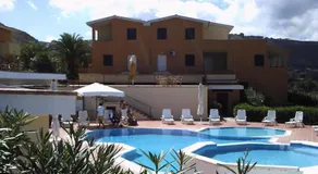 Charming two-bedroom condo in Southern Italy - Image 2