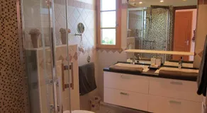 Évasion Provençale : Villa Élégante pour 10 Personnes - Image 5