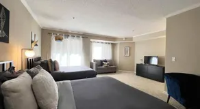 Hollywood loft spectacular free parking - Image 2