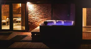 Novosiele Lifestyle Apartments - nad górską rzeką - Strefa relaksu sauna jacuzzi - Bieszczady - Image 3