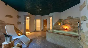 Flos Hotel - Image 5