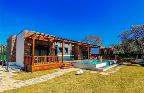 Luxe Villa Nature Life 2 - Image 2