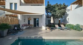 Private Luxury Scarlet beachfront villa, Molos, Paros - Image 2