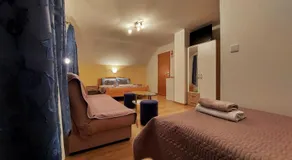 House Angie - Image 2